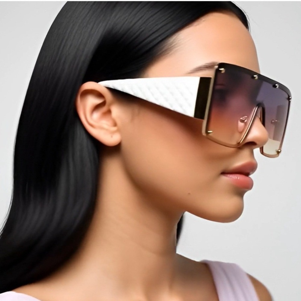 Oversized Shield Sunglasses Women's Fashion Studded‎ White Quilted Frame Lentes